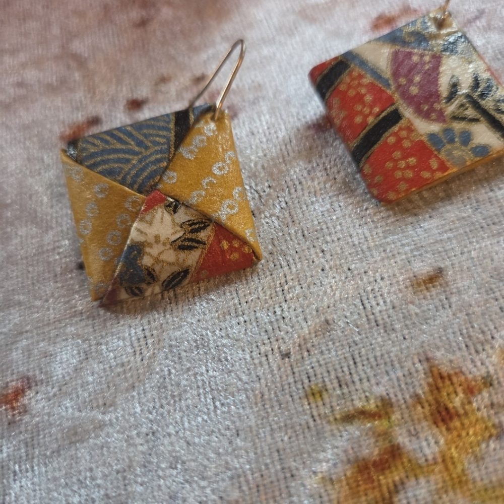 Chinese Style Takeout Red Silk Box Handbag Bamboo Handle Origami Silk Earrings - Picture 11 of 16